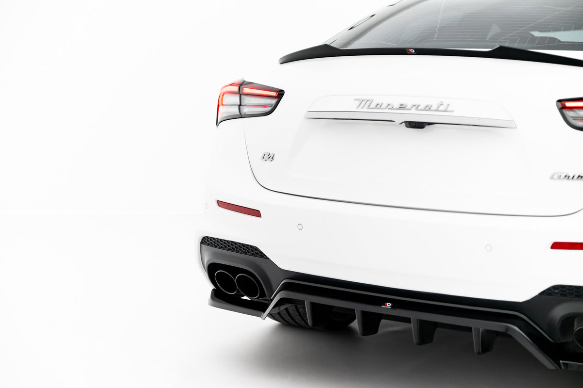 Produktbilde av diffuser for Maserati Ghibli Modena mot nøytral bakgrunn