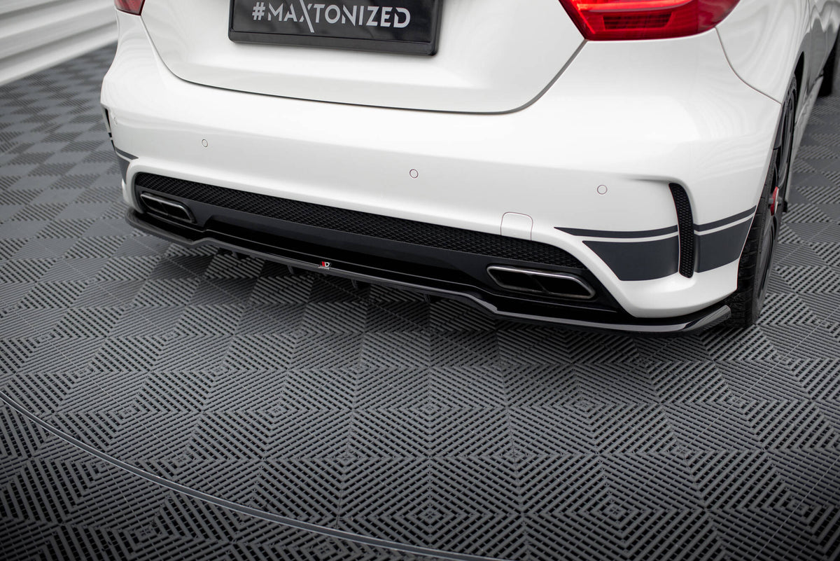 Diffuser med vertikale stenger til Mercedes A45 AMG W176 sett bakfra