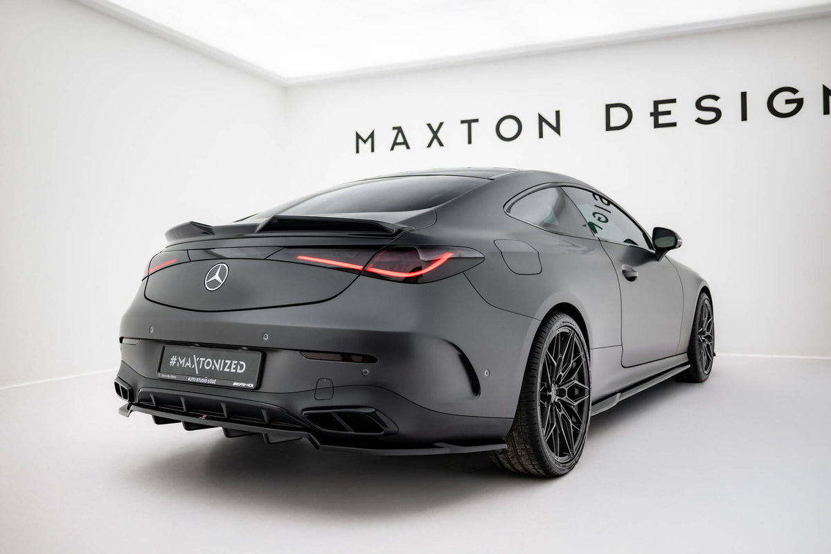 Bakre splitter fra Maxton Design montert på Mercedes CLE C236, skrå vinkel