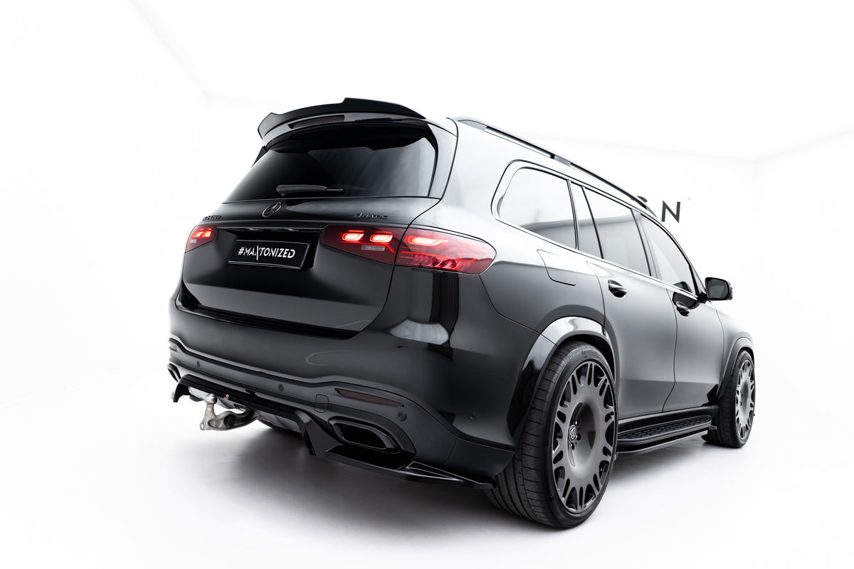 Nærbilde av overflatefinish på sort diffuser for Mercedes GLS X167 Facelift AMG-Line