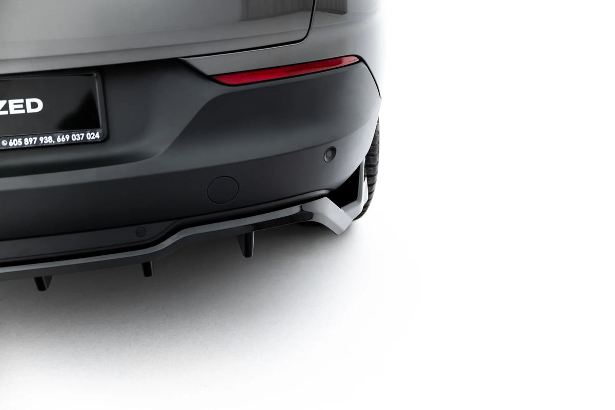 Maxton Design baksplitter for Opel Grandland Mk1 sett skrått bakfra