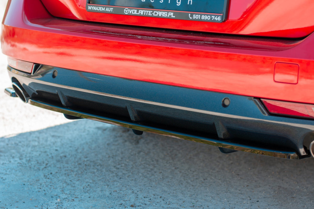 Nærbilde av vertikale stenger på Maxton diffuser til Peugeot 508