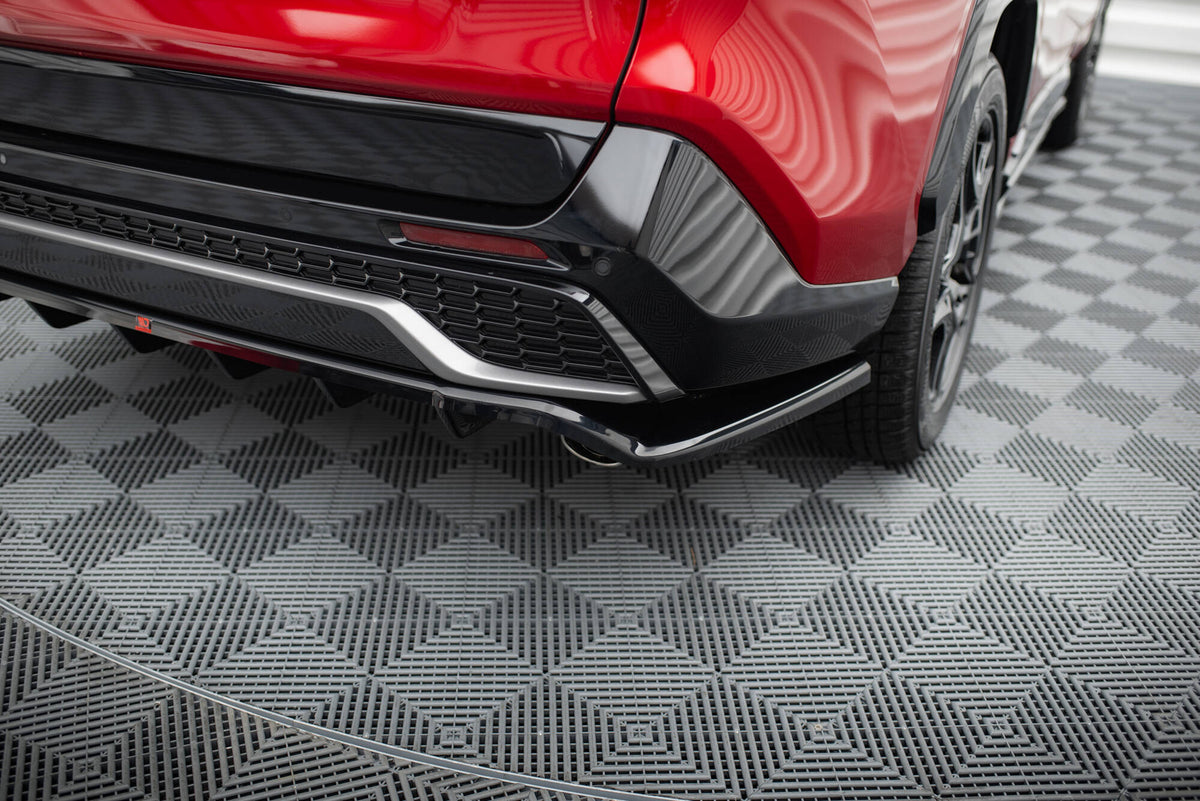 Maxton Design diffuser for Toyota RAV4 MK5 GR Sport – detalj av overflaten