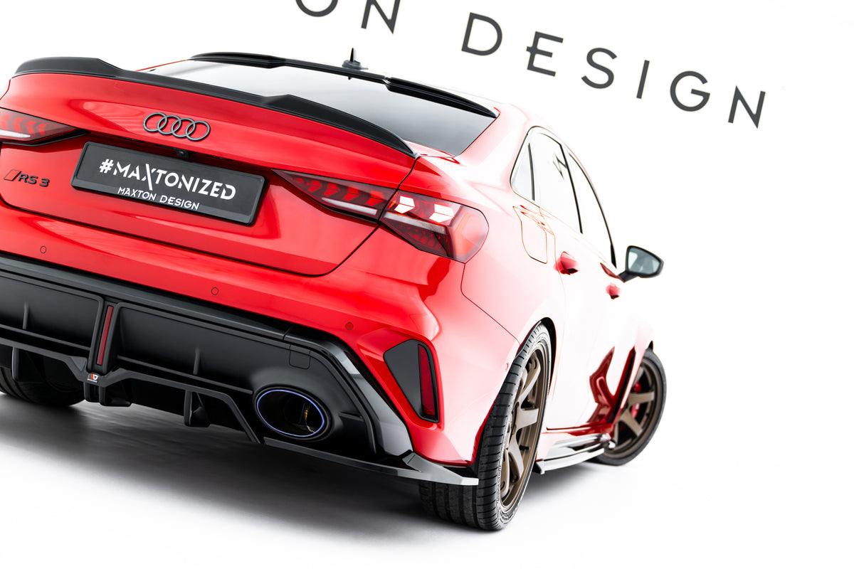 Diffuser til Audi RS3 Sedan 8Y Facelift V.1 montert under bakstøtfanger i sort finish