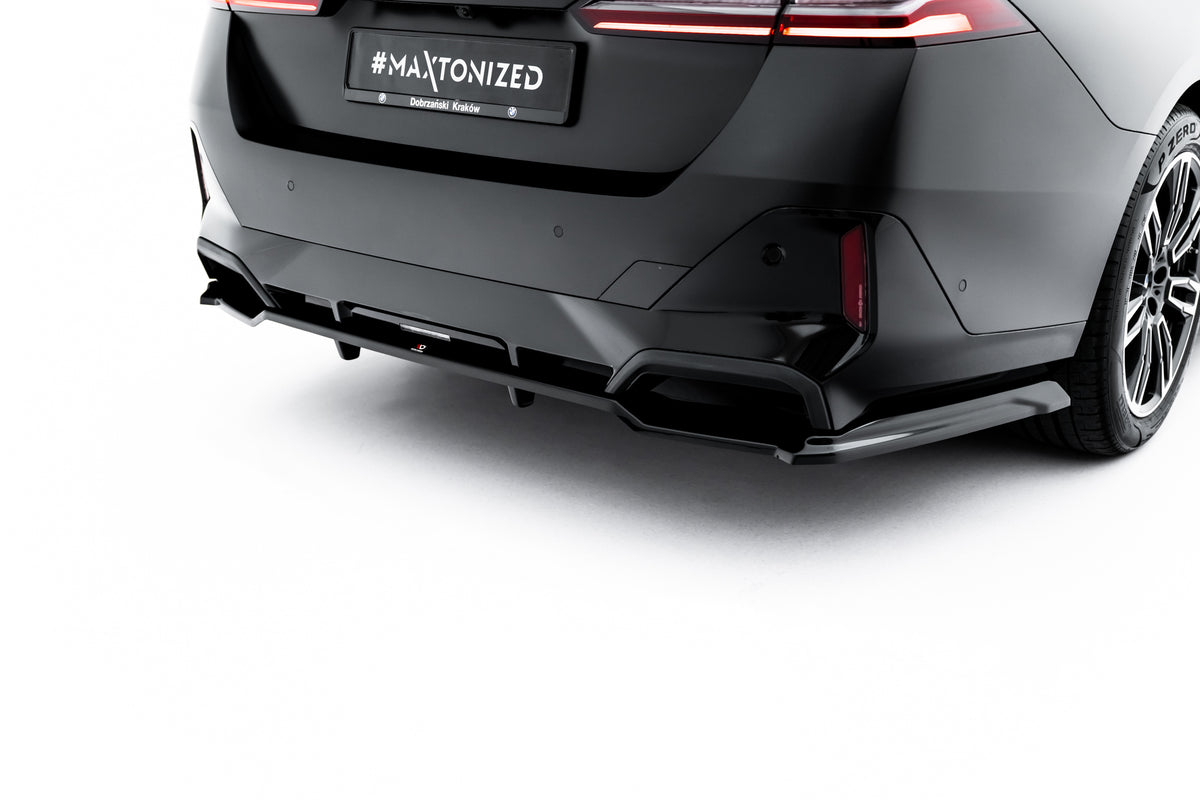 Maxton Design diffuser BMW 5-serie G60 M-pakke V.1 – frontvisning i blank svart ABS-plast