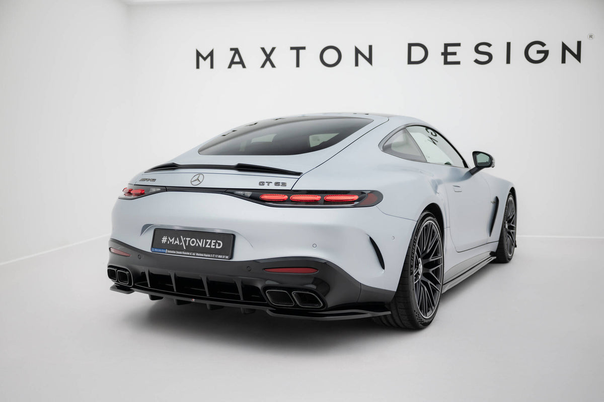 Bakre splitter Maxton Design montert på Mercedes AMG GT C192 i skrå vinkel