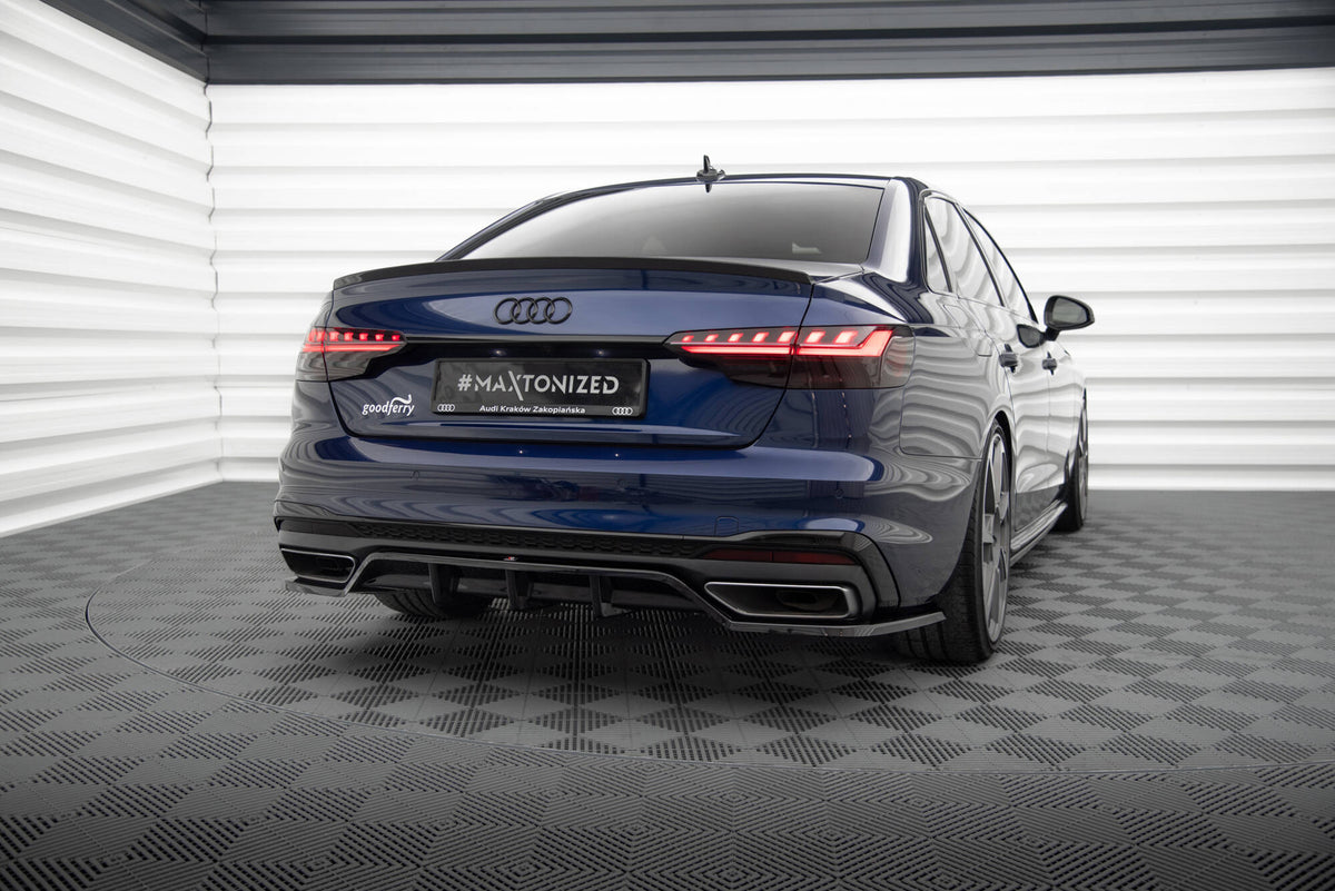 Bakre diffuser fra Maxton Design montert på Audi A4 B9 Facelift i skrå vinkel