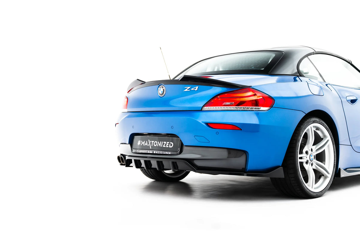 Nærbilde av vertikale ribber på diffuser til BMW Z4 M-Pack E89