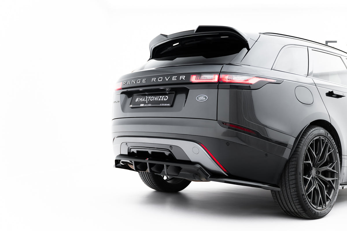 Bakre splitter Maxton Design montert på Range Rover Velar R-Dynamic i nærbilde