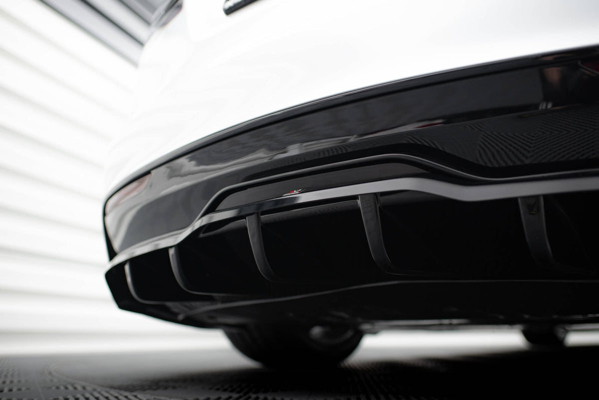 Diffuser Tesla Model S Plaid Mk1 Facelift vist fra skrå vinkel bak