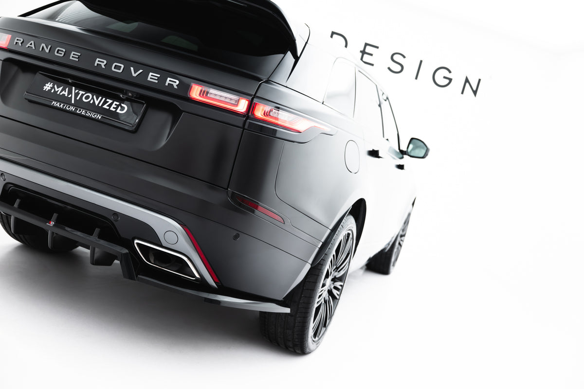 Baksplitter i Gloss Black montert under bakre støtfanger på Range Rover Velar