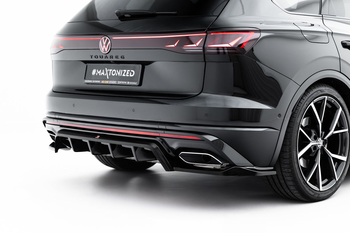 Baksplitter med vertikale ribber montert på VW Touareg R-Line Mk3