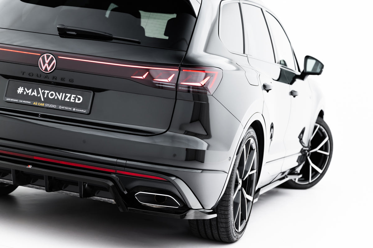 Nærbilde av vertikale ribber på baksplitter til Touareg R-Line Mk3 Facelift