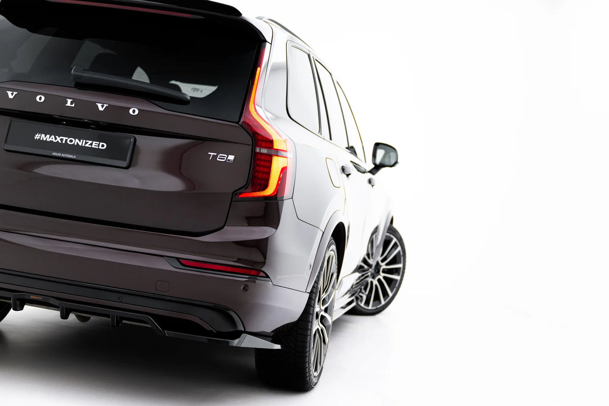 Blank sort hekksplitter til Volvo XC90 sett fra siden