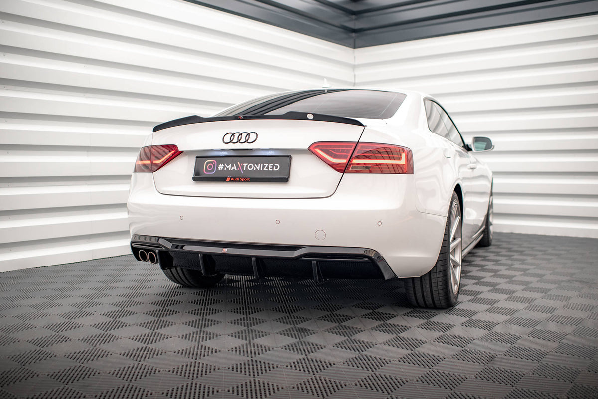Maxton Design bakvalance montert på Audi A5 Coupe 8T Facelift i skrå vinkel