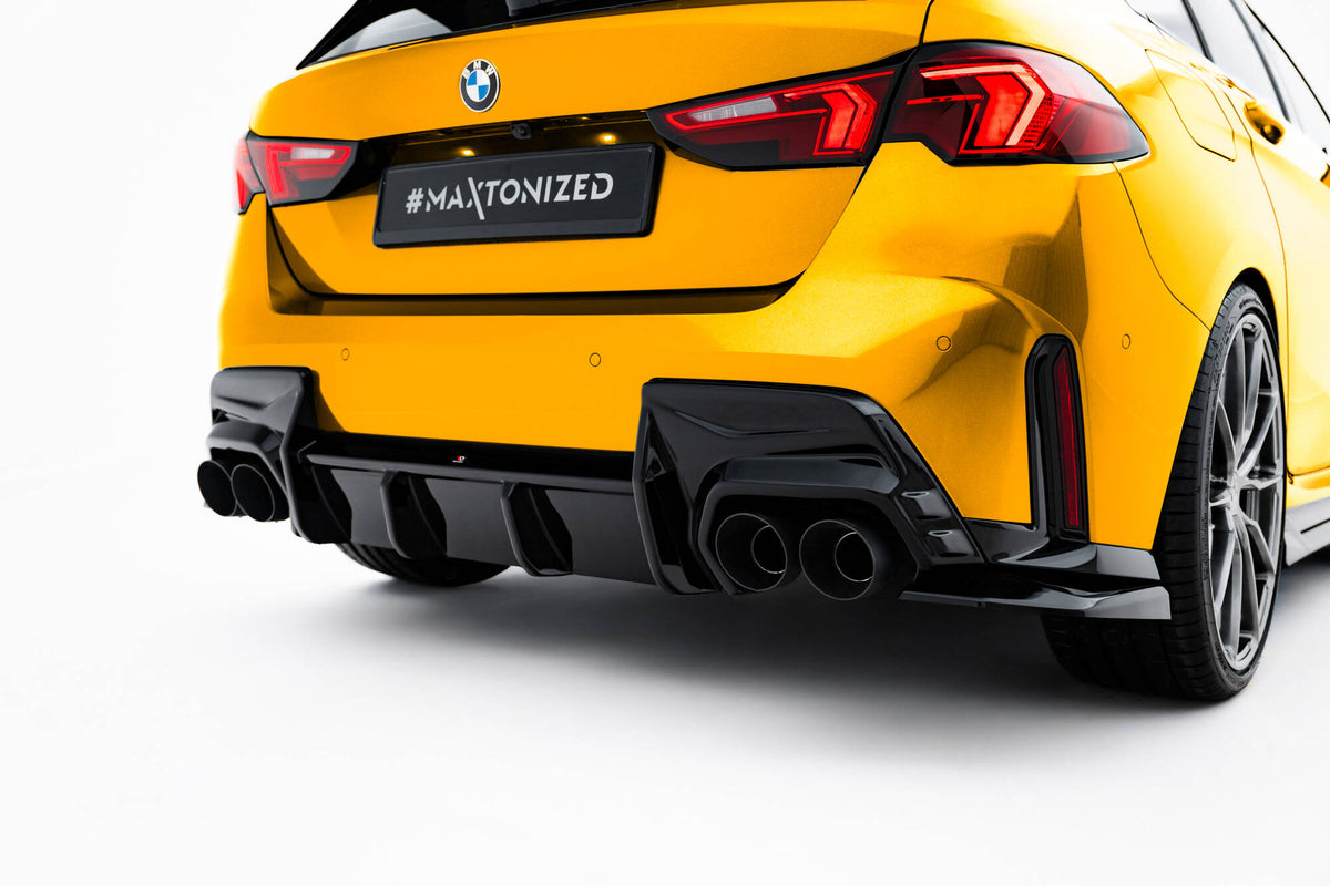 Nærbilde av diffuser til BMW 1-serie F70 M-Pack i Gloss Black