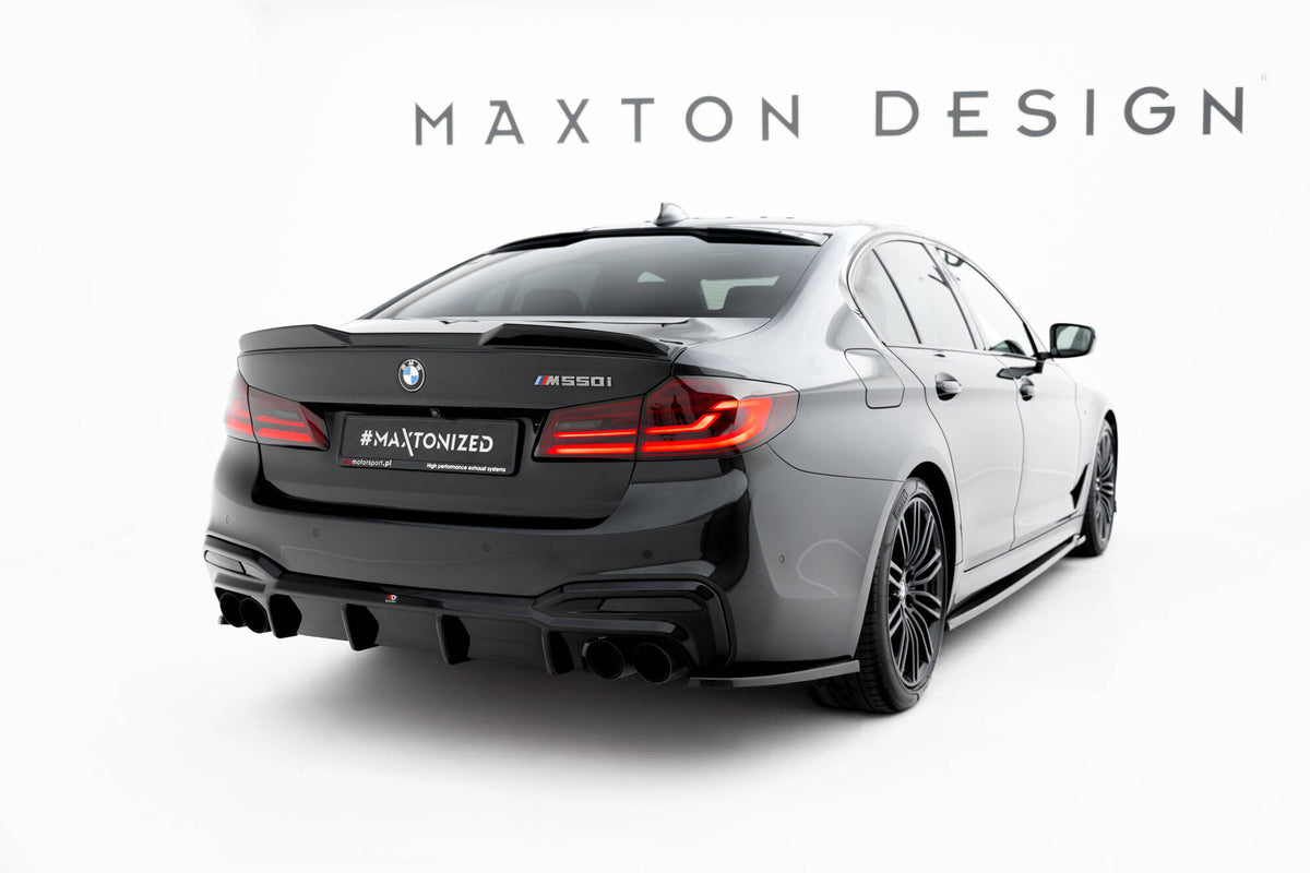 Diffuser BMW M550I Sedan G30 montert på bil, detaljvisning av passform