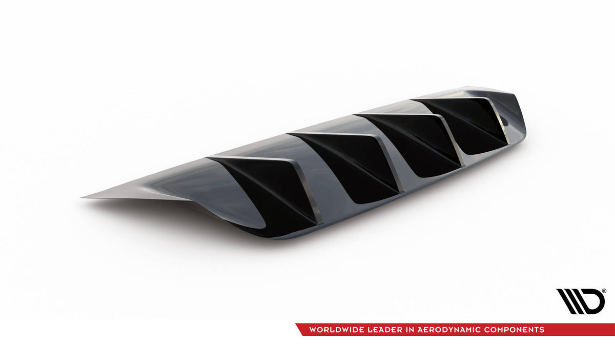 Diffuser for BMW M6 montert på bil, vist fra siden med hekk i fokus