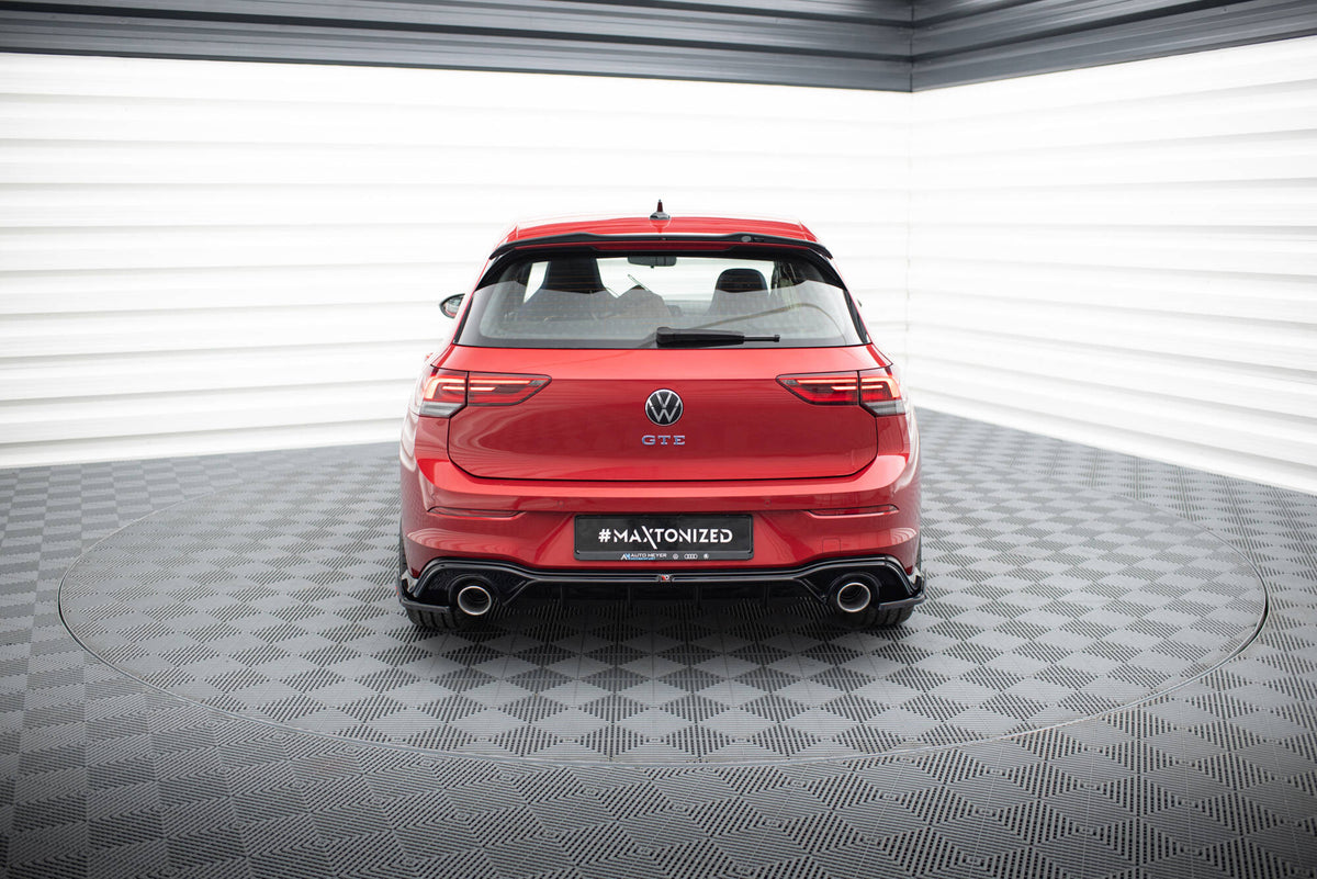 Diffuser + Eksosender til VW Golf 8 GTE / R-Line Facelift sett skrått bakfra