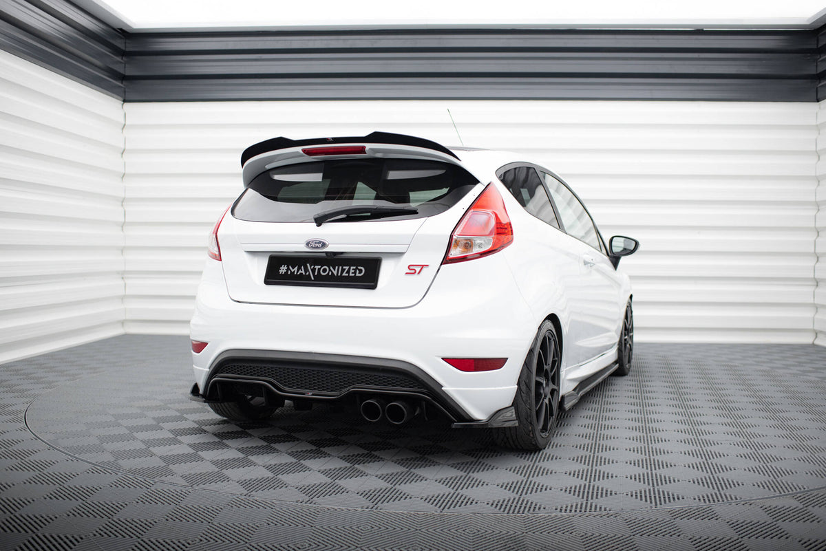Bakdiffuser til Ford Fiesta ST MK7 Facelift 3-dør sett bakfra