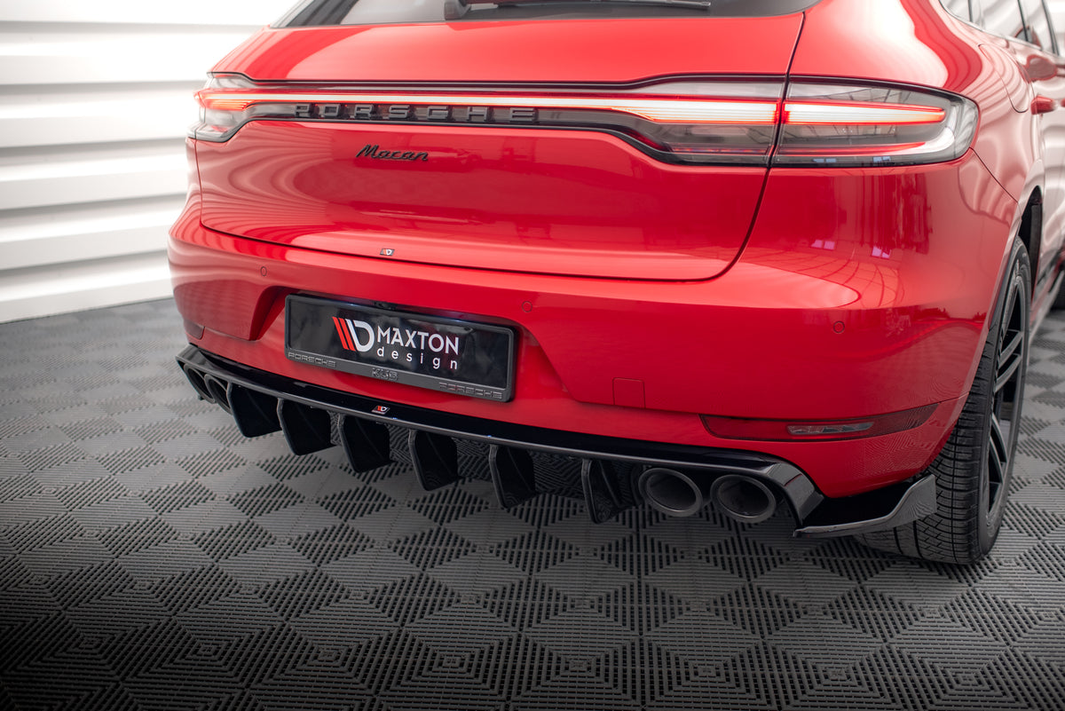 Nærbilde av overflatetekstur og monteringspunkter på diffuser til Porsche Macan MK1 Facelift