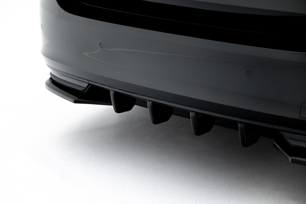 Maxton Design diffuser for Skoda Superb Sportline Mk4 sett bakfra