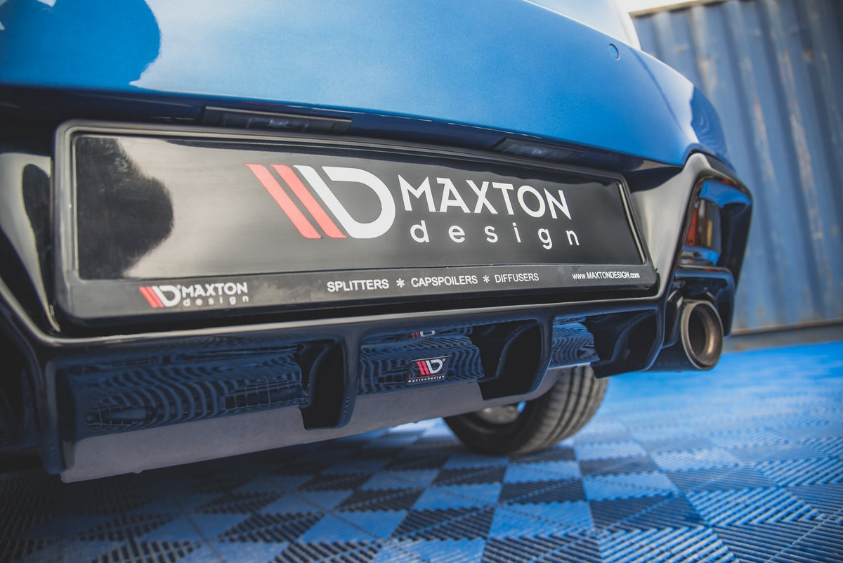 Diffuser BMW M135i F20 V.1 i matt sort plassert mellom eksosutslippene