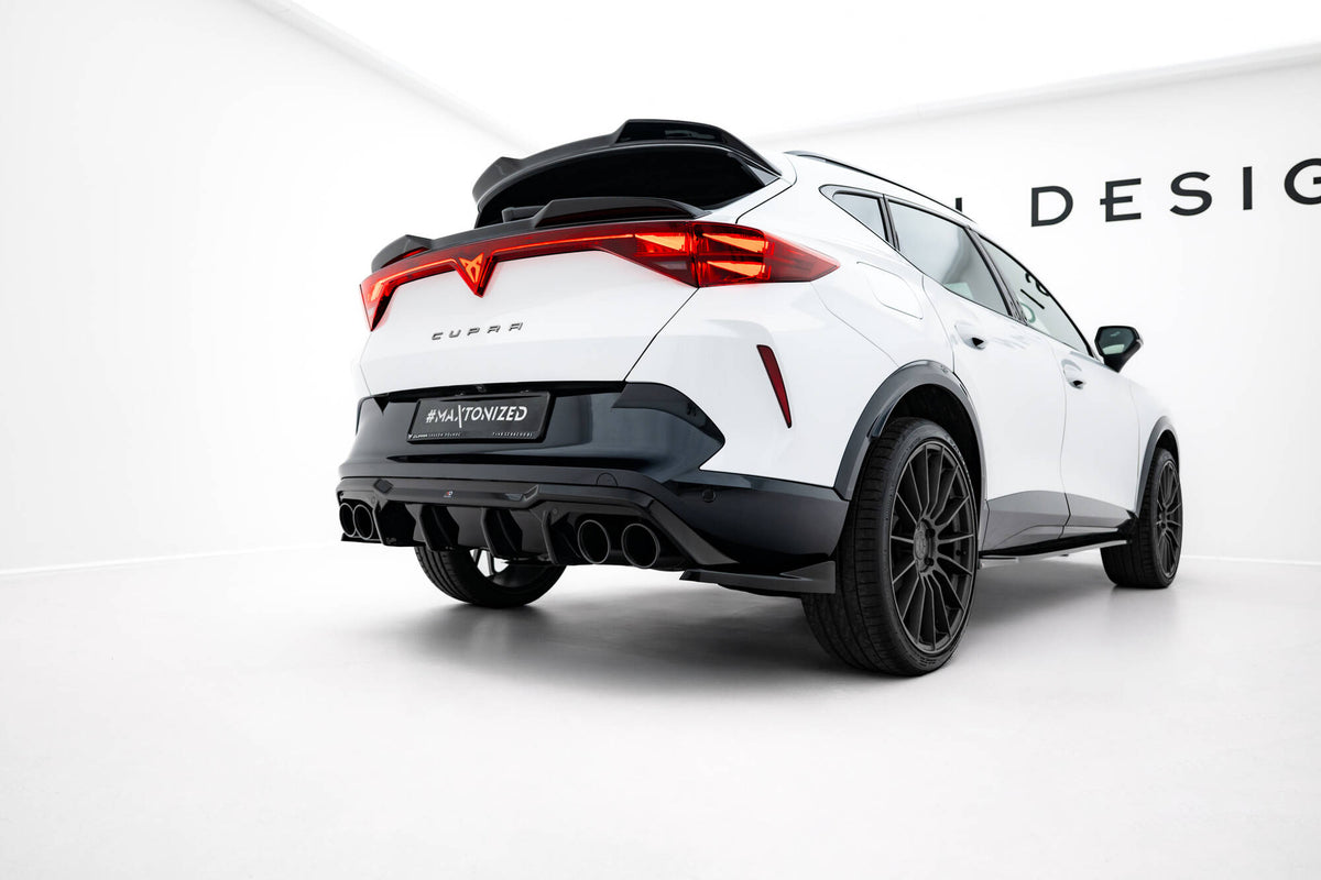 Diffuser og eksosender-sett til Cupra Formentor Facelift lagt ut med monteringstilbehør