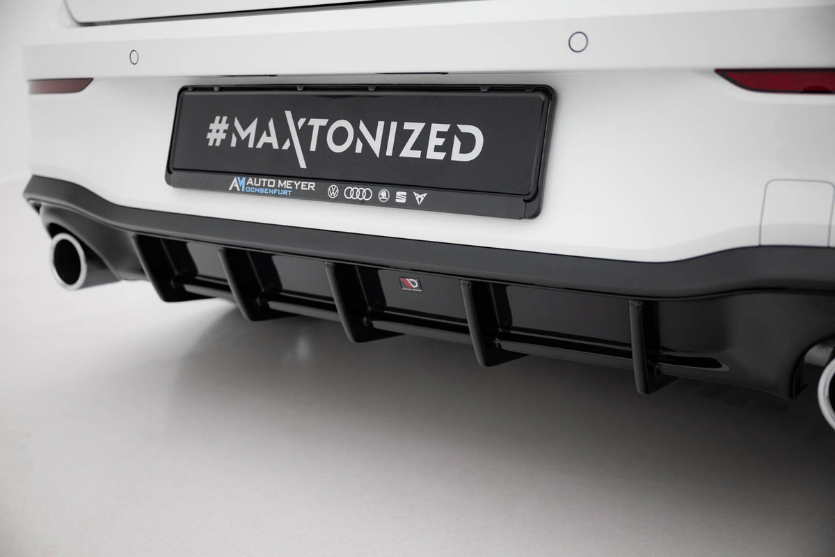 Diffuserplate V.3 til VW Golf 8 GTI – nærbilde av overflatestruktur i sort ABS-plast