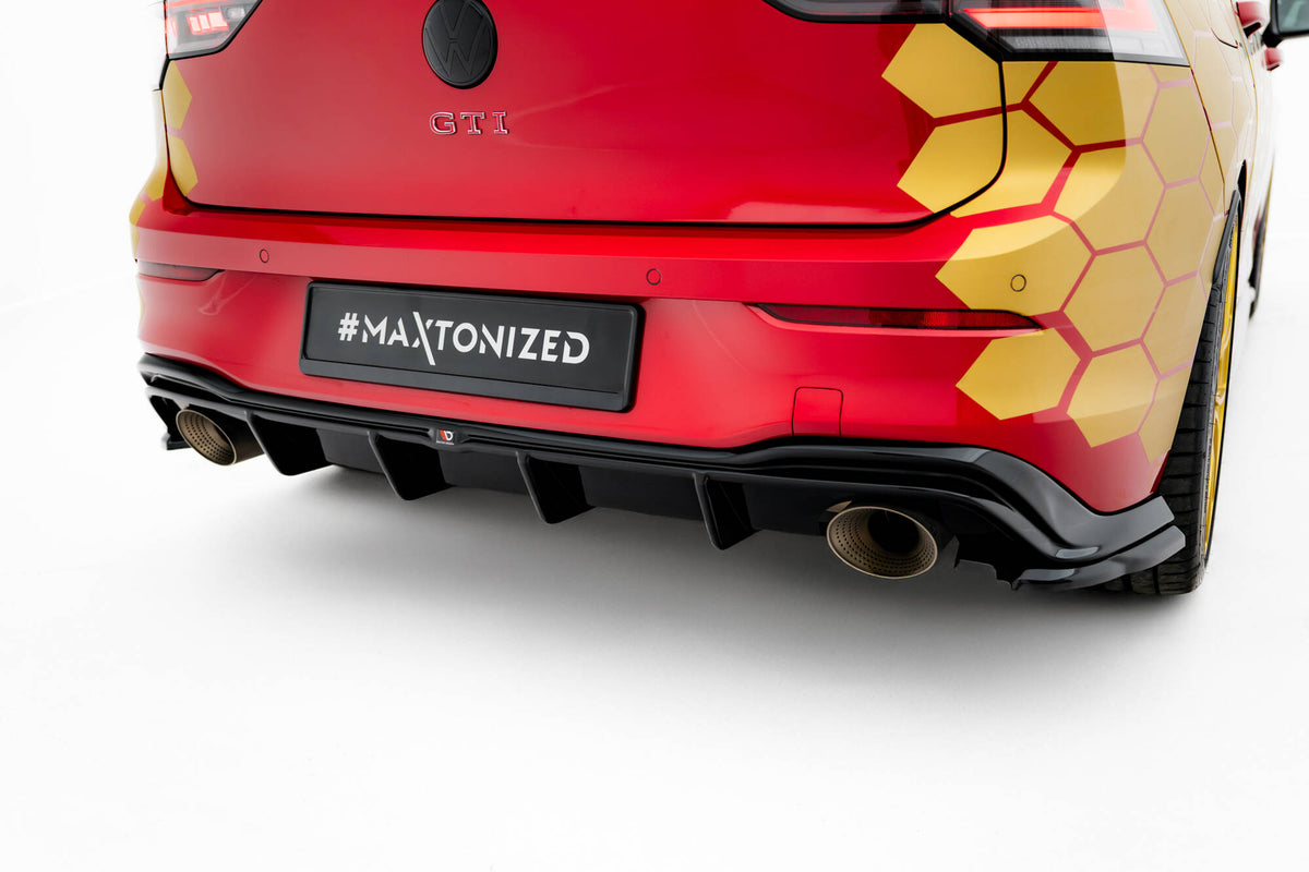 Hekkskjørt til Volkswagen Golf GTI Clubsport Mk8 Facelift i blank sort ABS, sett bakfra