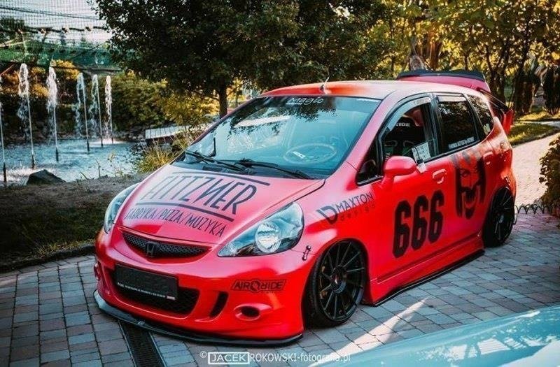 Maxton Design spoilerforlenger for Honda Jazz MK1 vist i nærbilde
