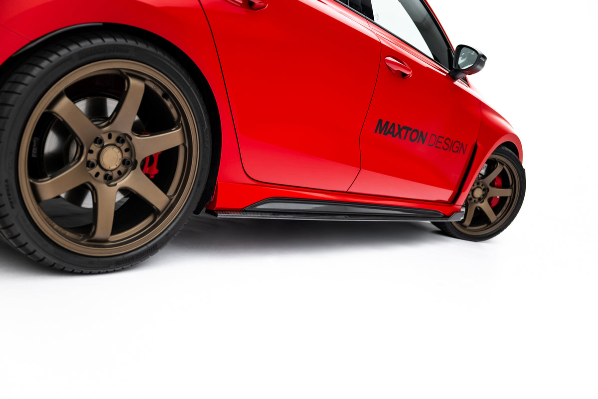 Karbon sideskjørt til Audi RS3 Sedan 8Y Facelift sett bakfra