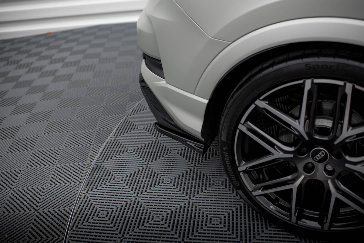 Splittersett montert på Audi RSQ3 F3 i helhetsbilde sett fra passasjersiden