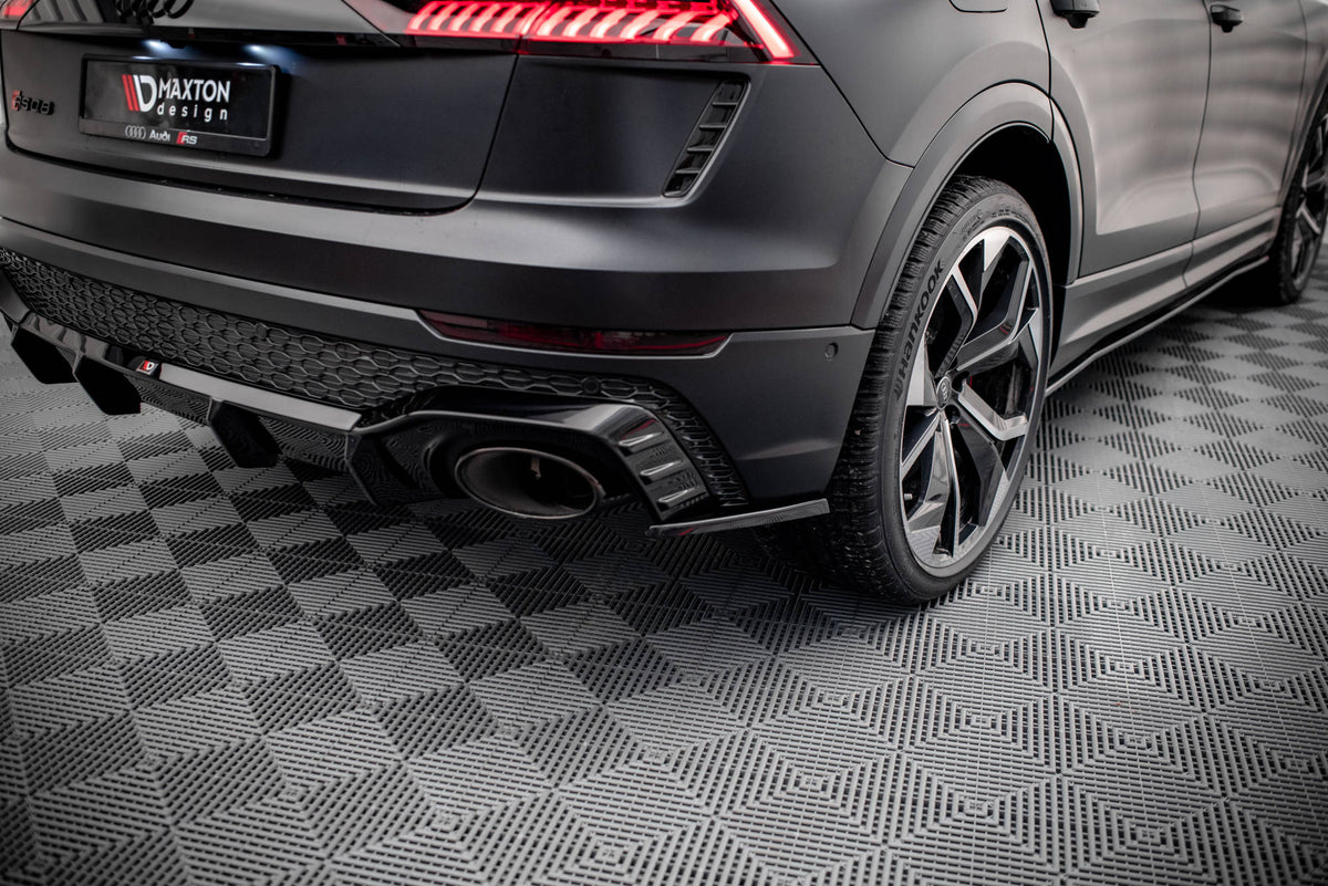 Audi RSQ8 MK1 med Maxton splittersett sidevisning