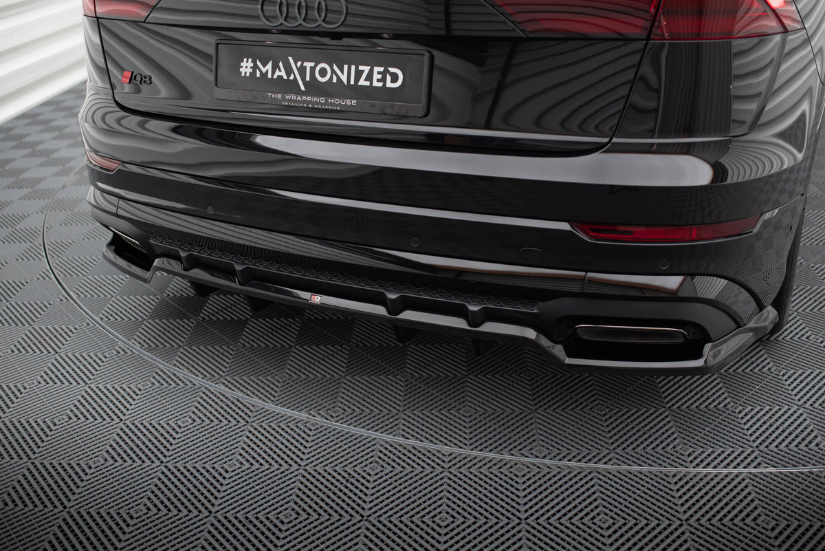 Komplett splittersett på Audi Q8 S-Line Facelift – 3/4-vinkel bakfra