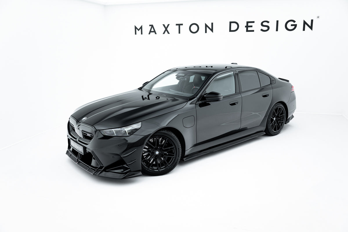 Splittersett BMW M5 Sedan G90 fra Maxton Design – frontsplitter i svart ABS-plast, frontvinkel