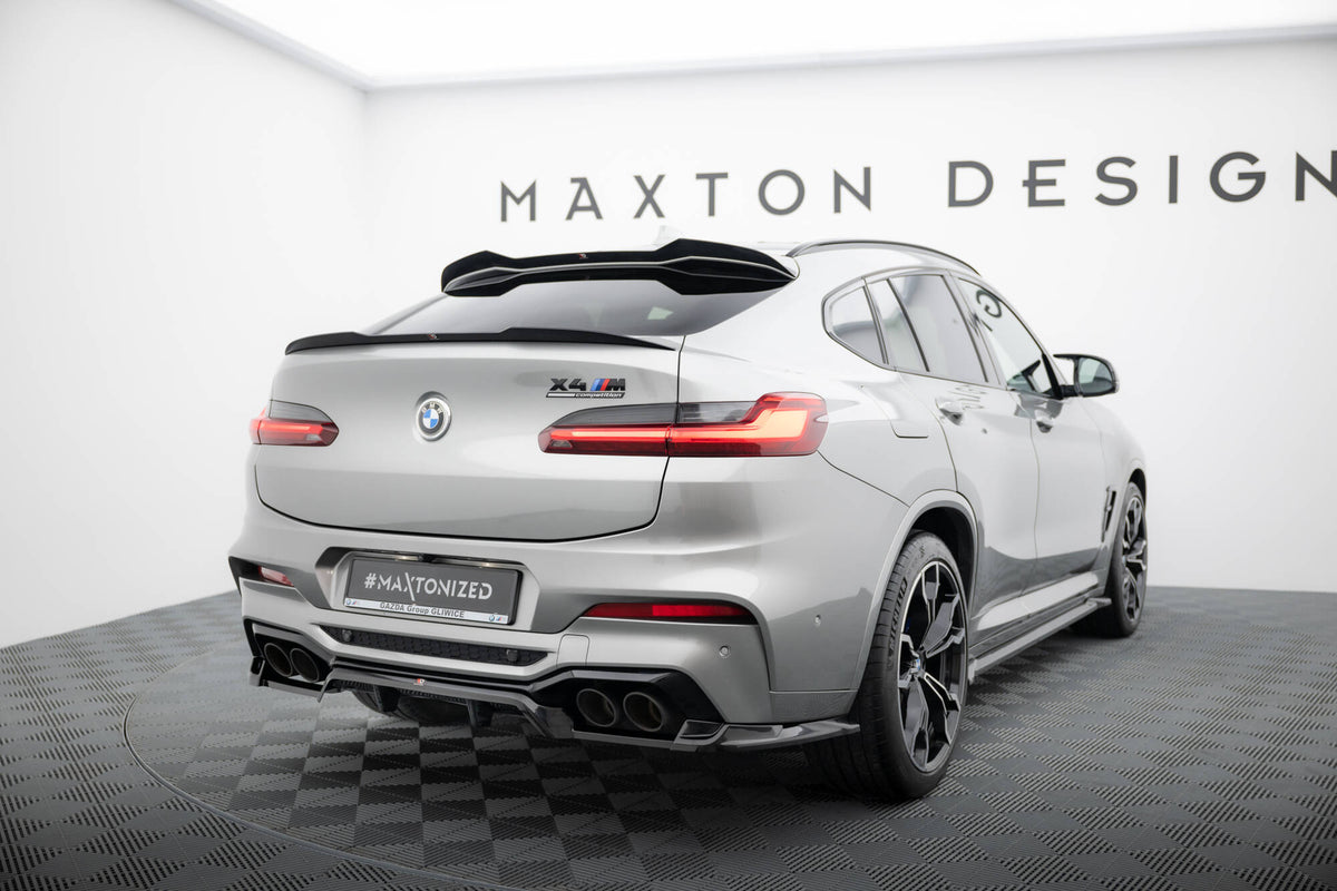 Splittersett BMW X4 M F98 montert på bil, sett forfra