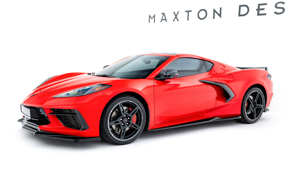 Splittersett til Chevrolet Corvette C8 fra Maxton Design, sett i skrå vinkel forfra