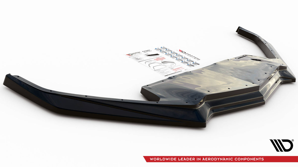 Front splitter montert på Corvette C8, nærbilde av sort ABS-overflate