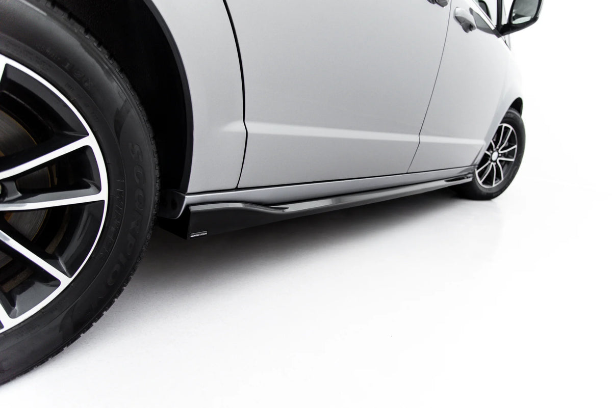 Nærbilde av splittersett til Dodge Grand Caravan Mk5 Facelift