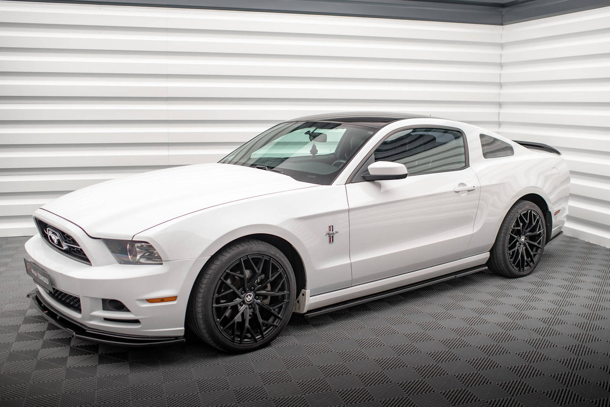 Splittersett til Ford Mustang MK5 Facelift med alle fem deler vist samlet