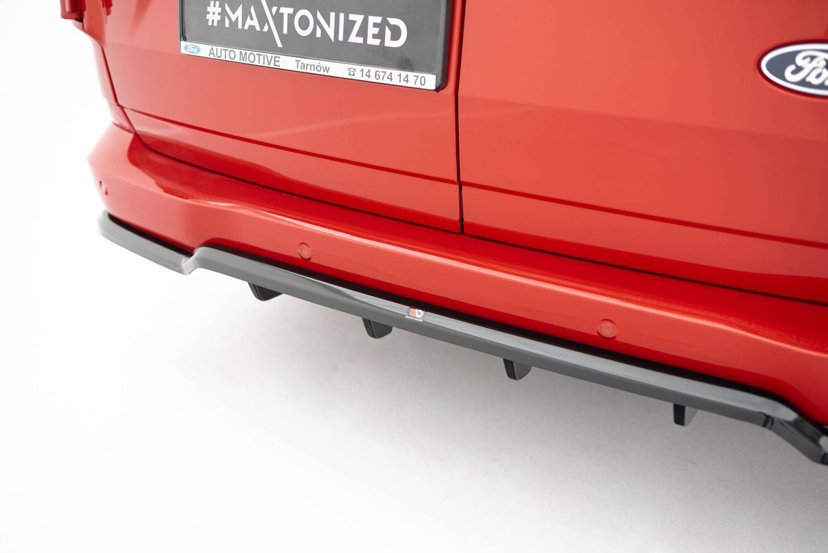 Sideskjørt diffusorer til Ford Transit Custom L2 i sort ABS-plast, nærbilde