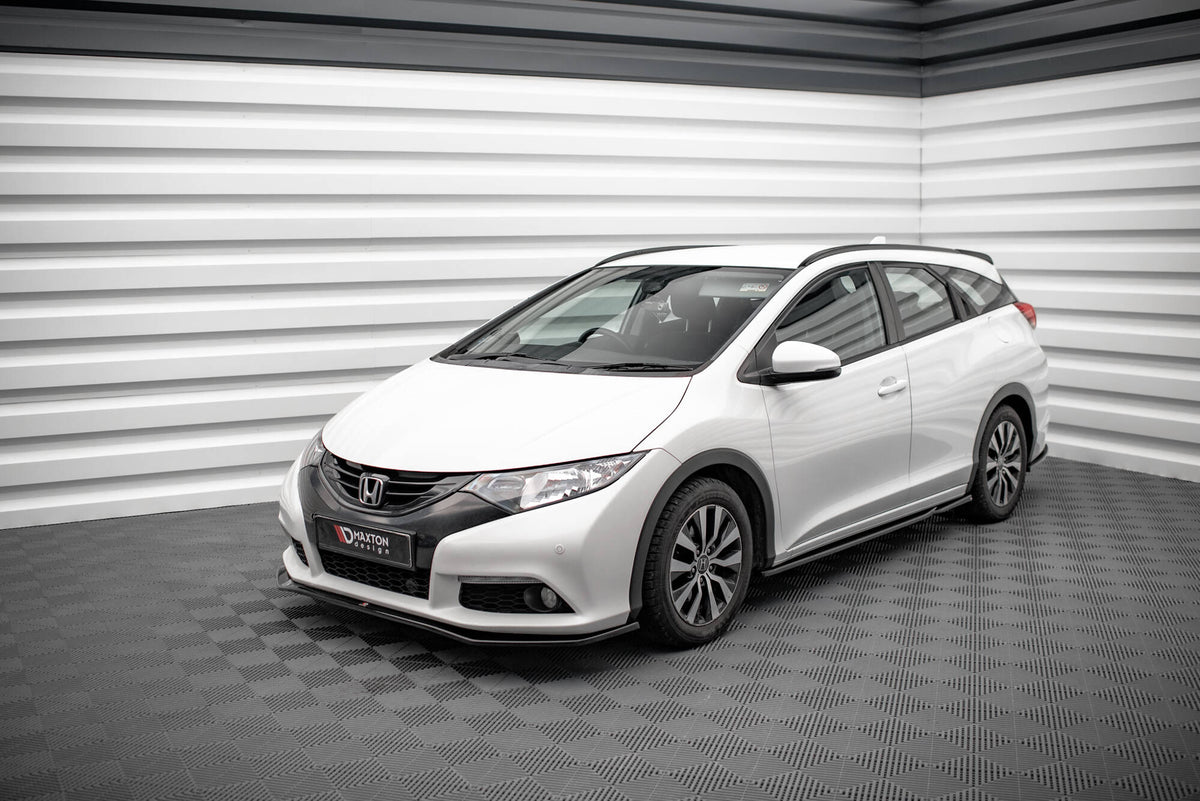 Splittersett til Honda Civic IX Tourer – alle fire deler utlagt på hvit bakgrunn