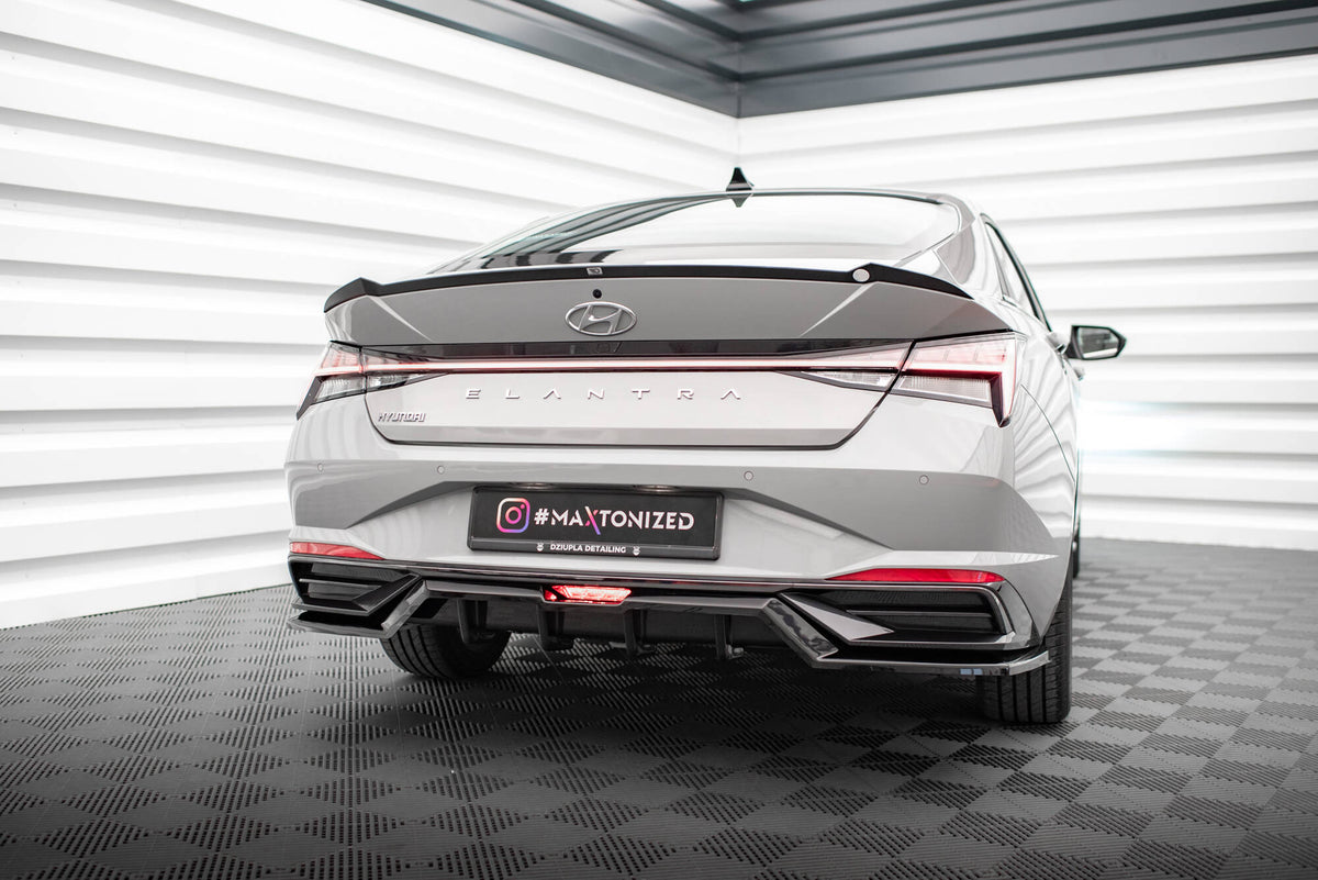 Sideskjørt diffusor på Hyundai Elantra MK7 sett fra siden