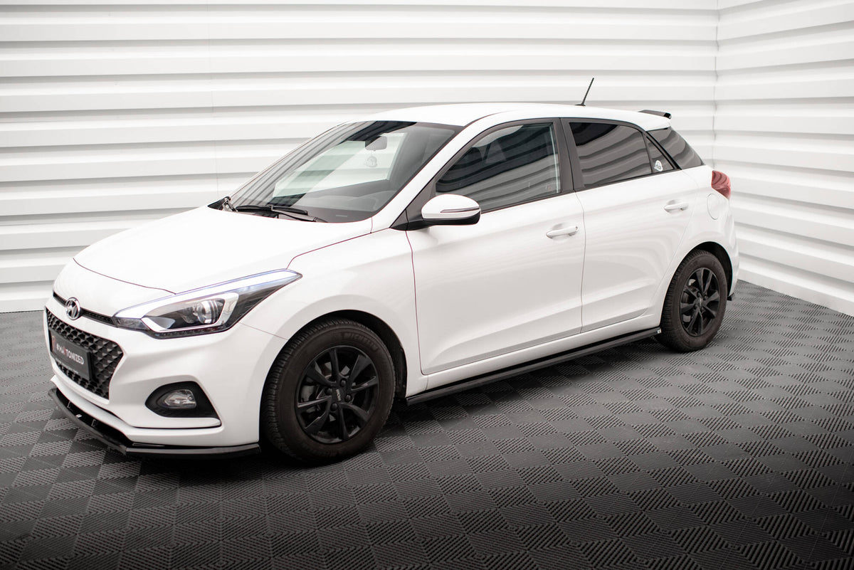 Splittersett for Hyundai i20 MK2 Facelift vist samlet ovenfra med alle fire deler