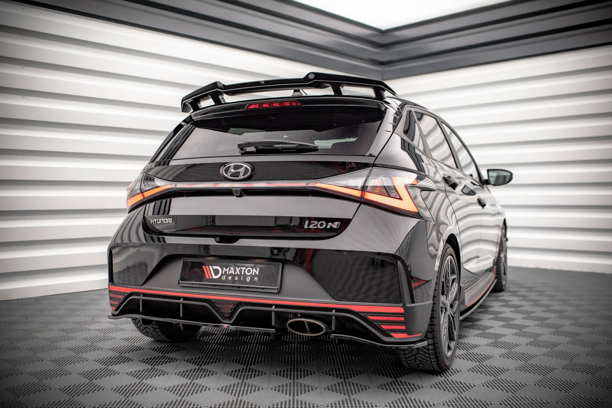 Spoiler cap montert på taket av Hyundai i20 N MK3 sett ovenfra