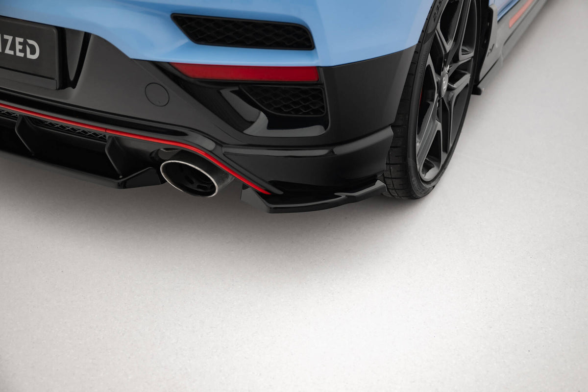 Bak splitter og spoiler cap på Hyundai Veloster N MK2 sett bakfra