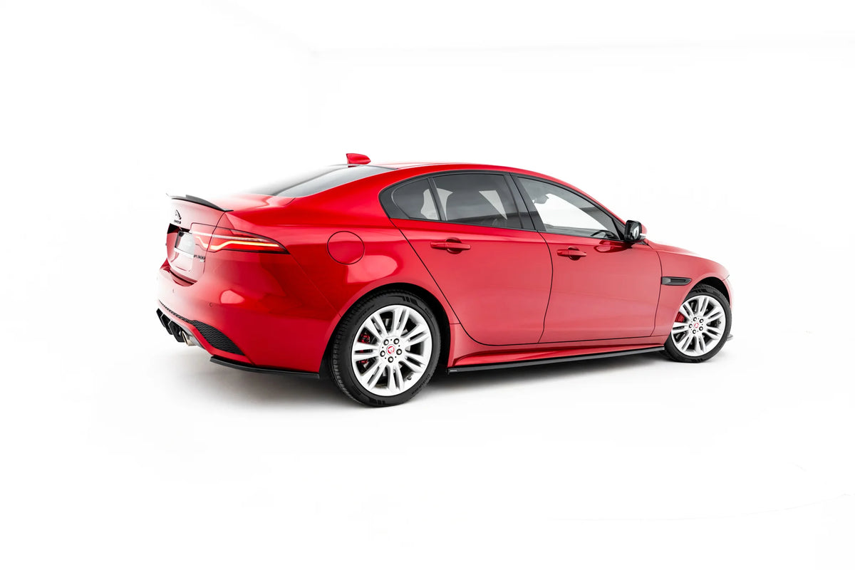 Montert splittersett på Jaguar XE R-Dynamic X760 Facelift
