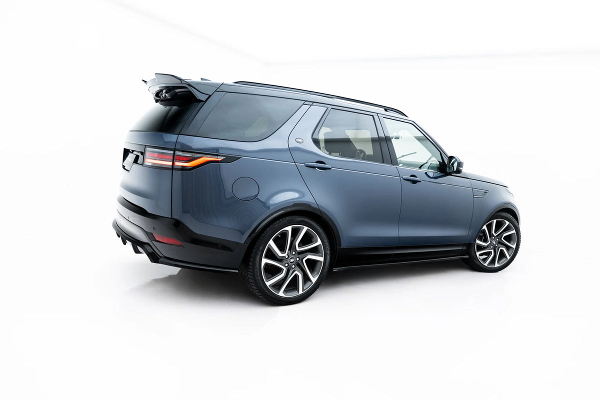 Splittersett montert bak på Land Rover Discovery Mk5 Facelift