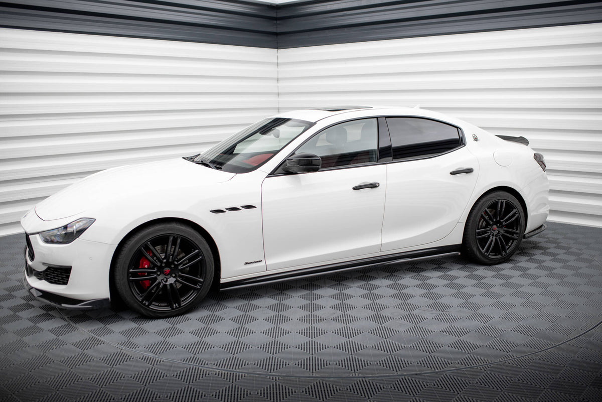 Splittersett for Maserati Ghibli MK3 Facelift med alle fire deler vist samlet